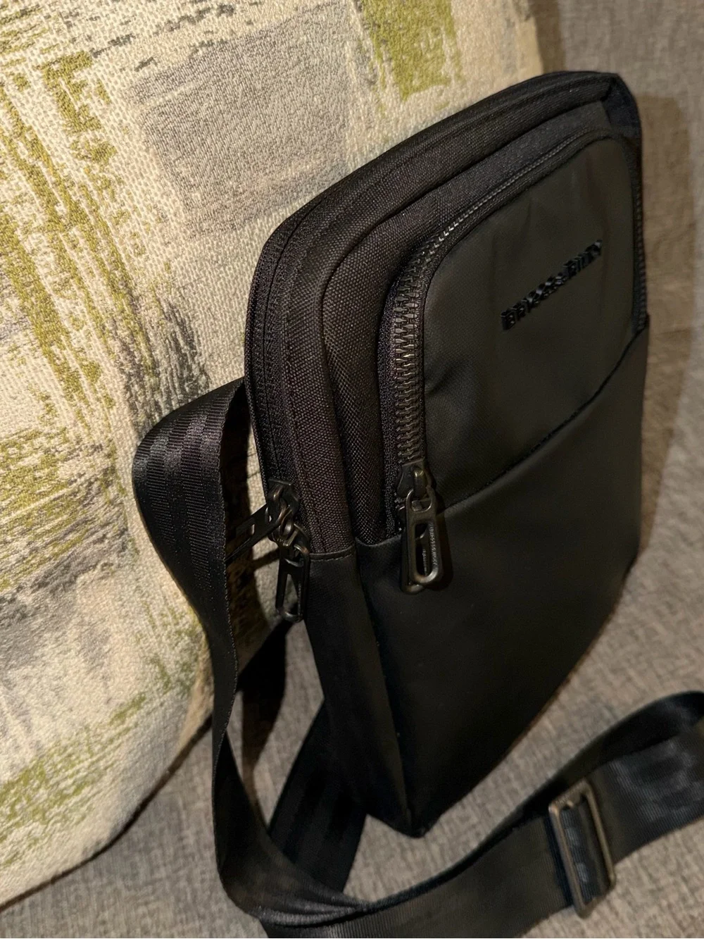 Briggs & Riley Men’s Black Delve TrekSafe Vertical Crossbody